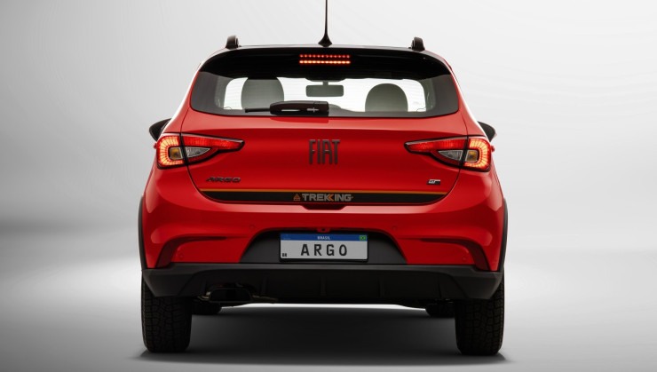Fiat Argo 2026 Trekking vermelho e preto
