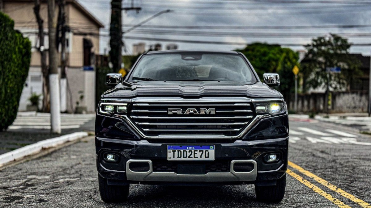 Ram Rampage Laramie 2.2 Turbodiesel Preto Diamond