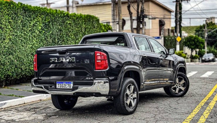 Ram Rampage Laramie 2.2 Turbodiesel Preto Diamond