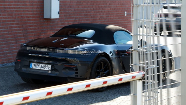 Apesar de por fora ser um Porsche, a mecânica é toda da Audi