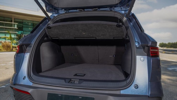 Porta-malas do BYD Song Pro tem 520 litros de capacidade