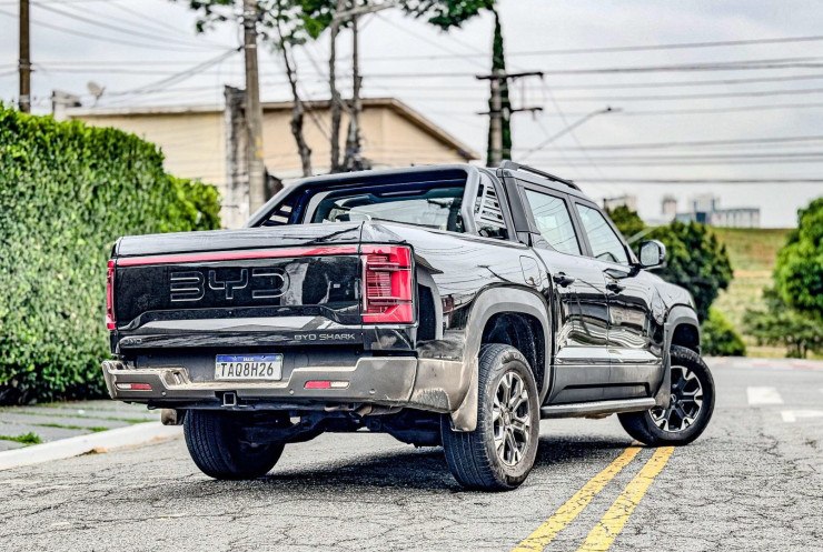 BYD Shark na cor preto met&aacute;lico est&aacute;tico 