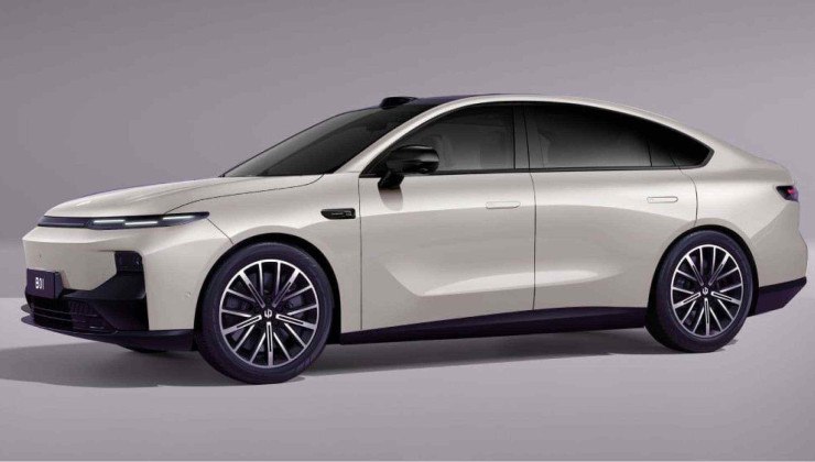 Leapmotor mostra rival elétrico de Corolla e King