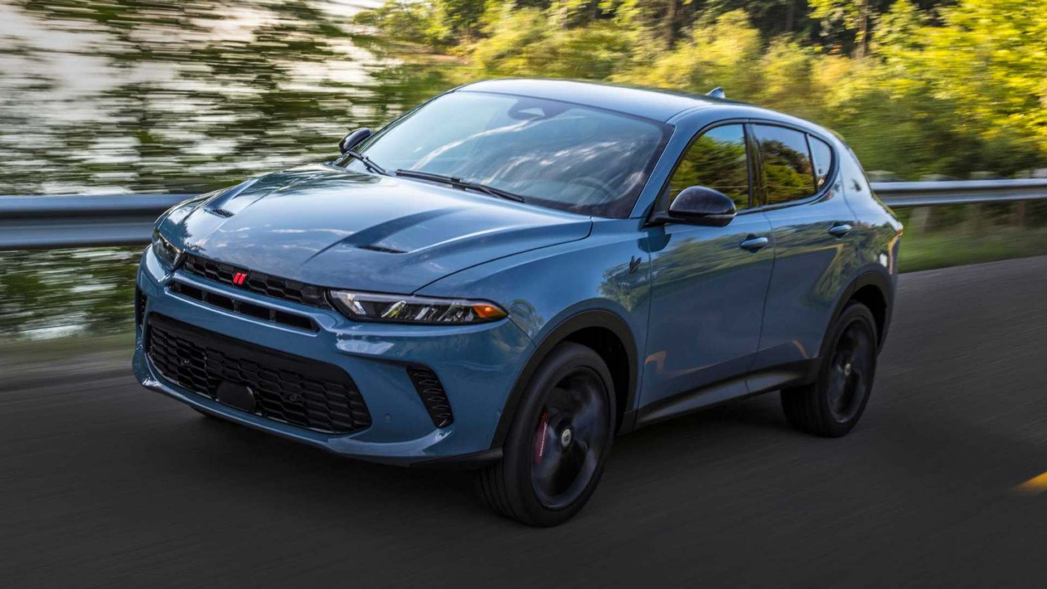 Recall: Stellantis convoca 50 mil carros por defeito na câmera de ré