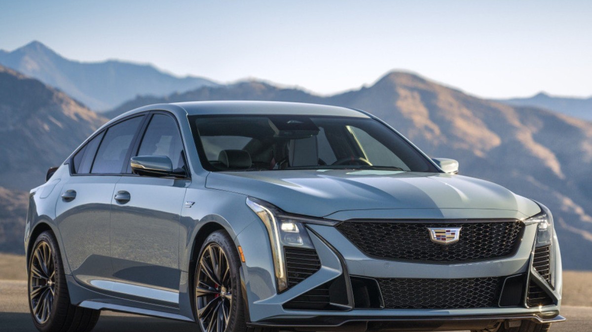Cadillac CT5-V Blackhawk é um dos carros manuais mais potentes do mercado