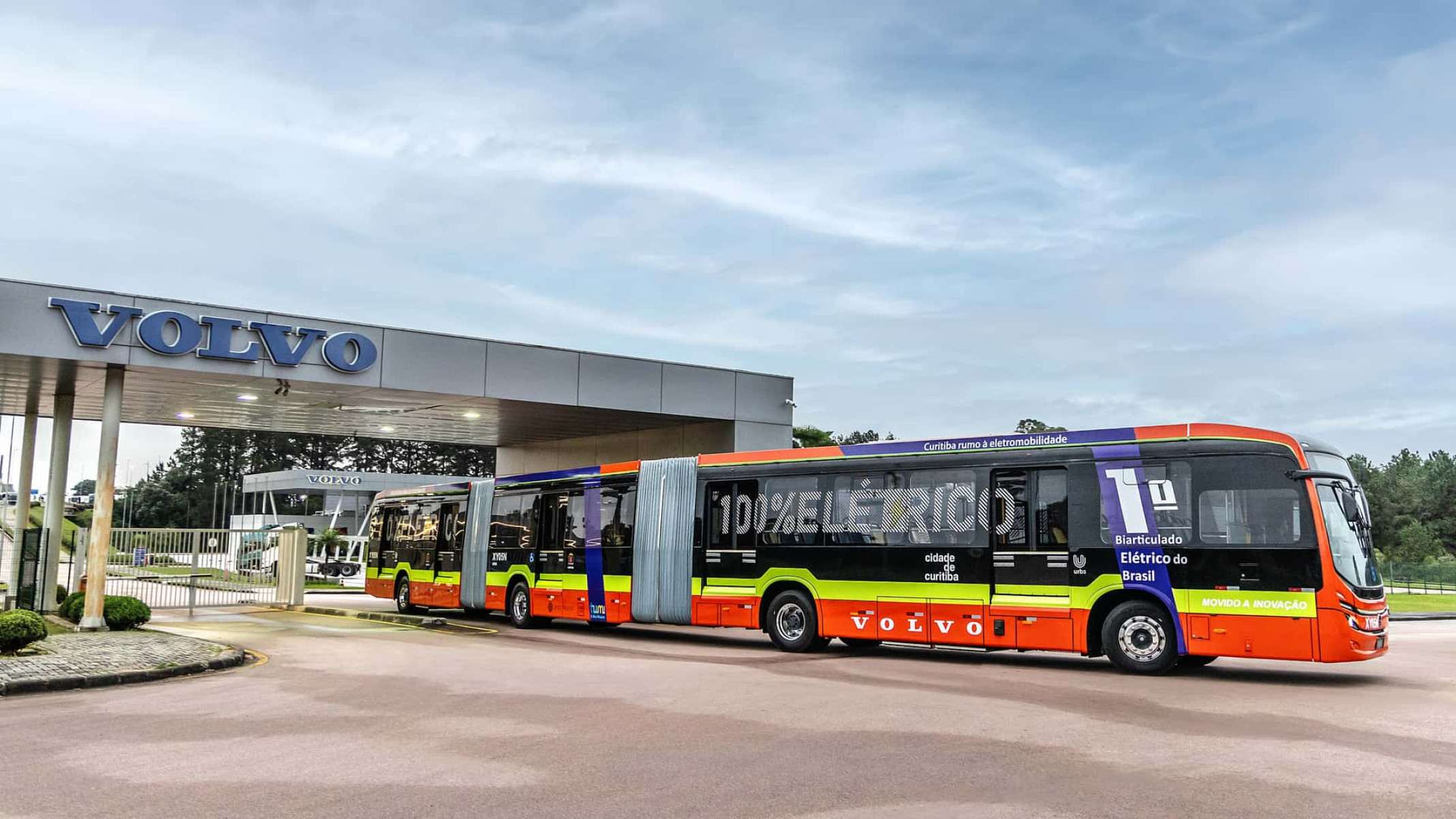 Volvo vai produzir ônibus elétrico que entrega até 540 cv de potência 