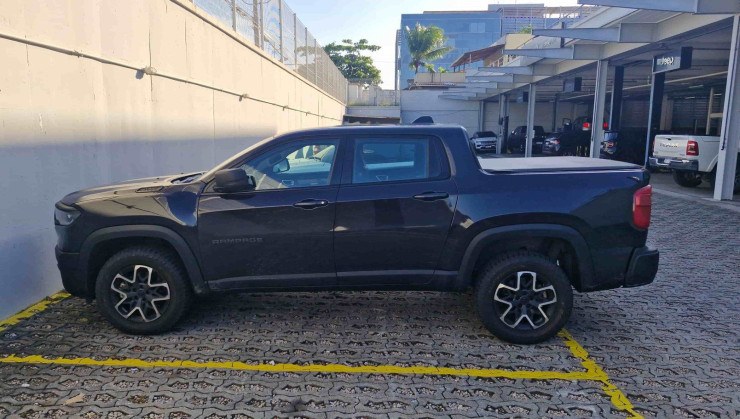 Sem carga, traseira da Rampage é um pouco elevada