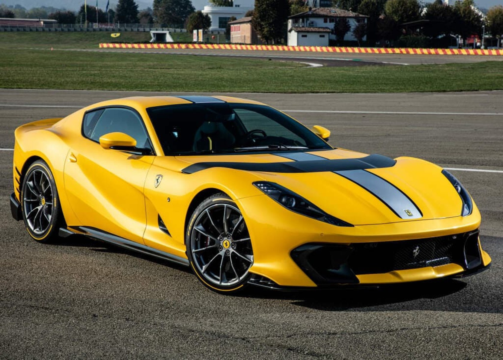 Haaland, do City, compra Ferrari de 10 milhões de reais que acelera igual F1