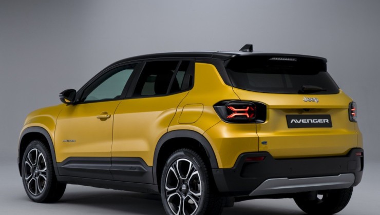 Jeep Avenger apresenta muitas semelhanças visuais com Renegade