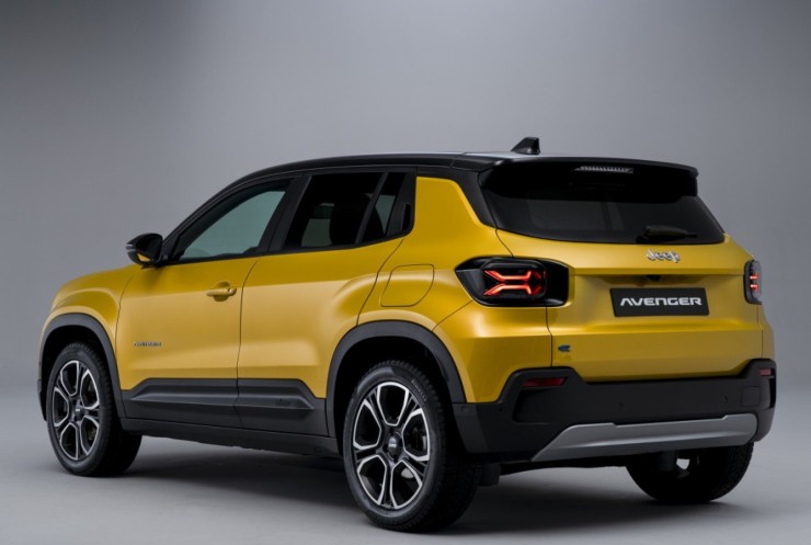 Jeep Avenger apresenta muitas semelhan&Atilde;&sect;as visuais com Renegade