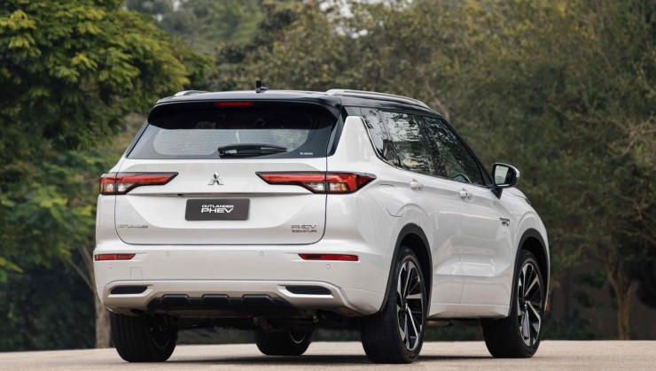 Mitsubishi Outlander PHEV 2026