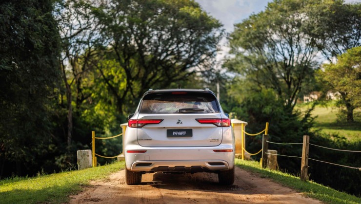 Mitsubishi Outlander PHEV 2026