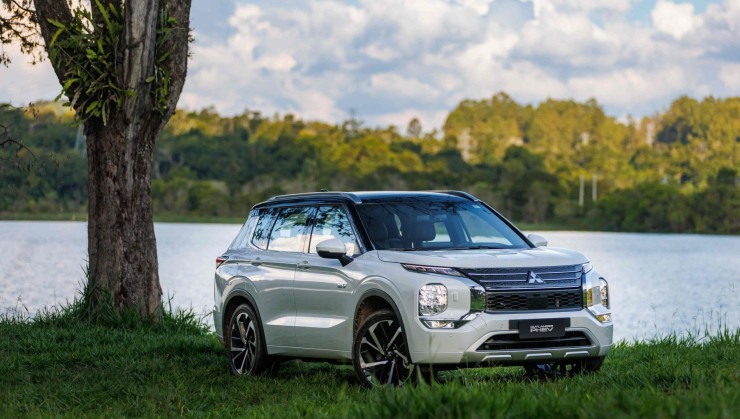 Mitsubishi Outlander PHEV 2026