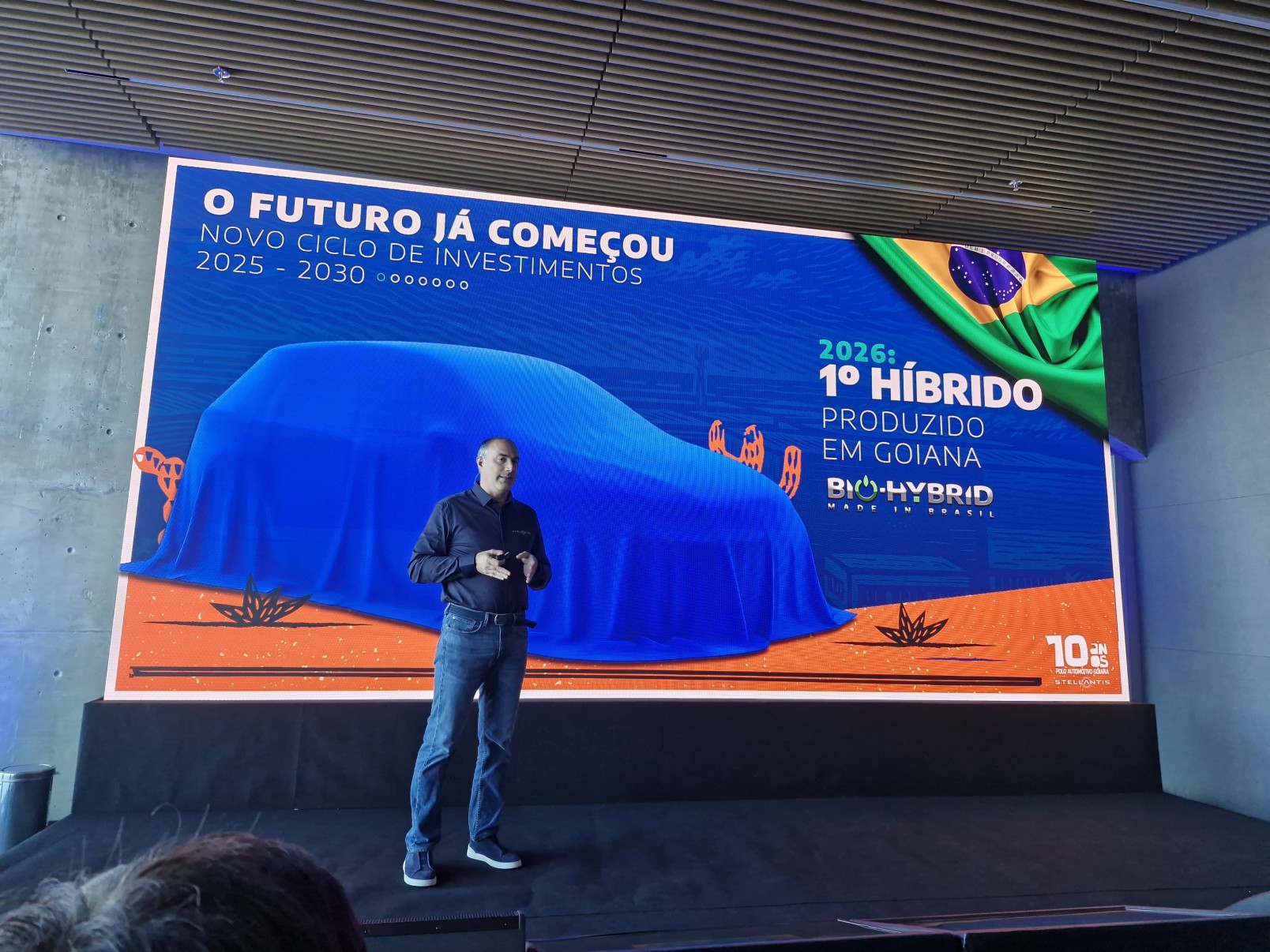 Dona da Fiat, Jeep e Ram confirma novo carro híbrido no Brasil  