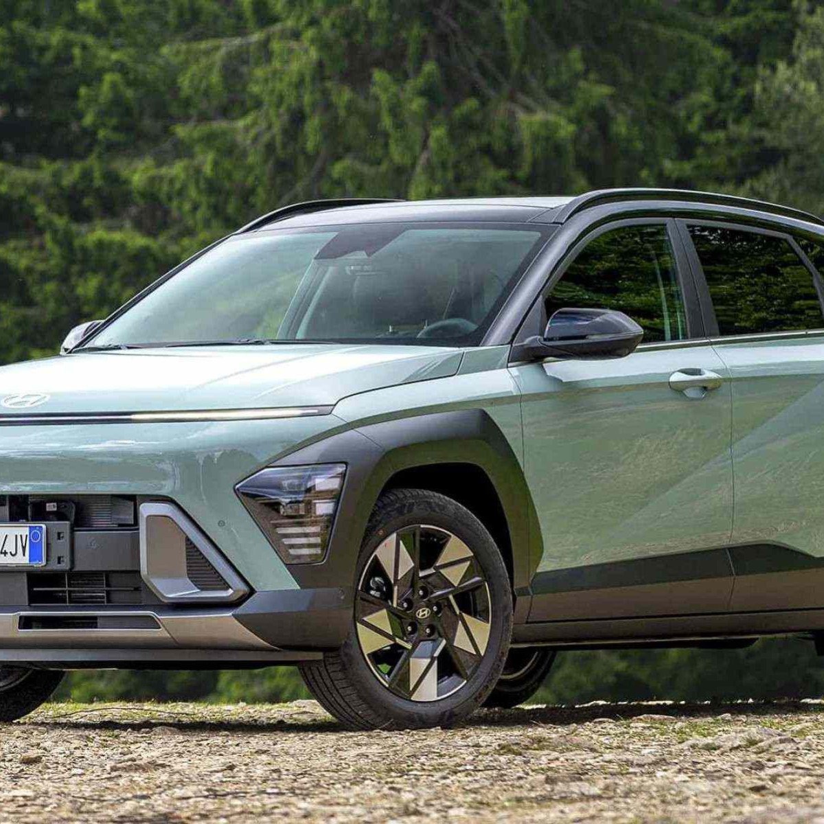 Hyundai lança novo Kona Hybrid com visual ousado para enfrentar