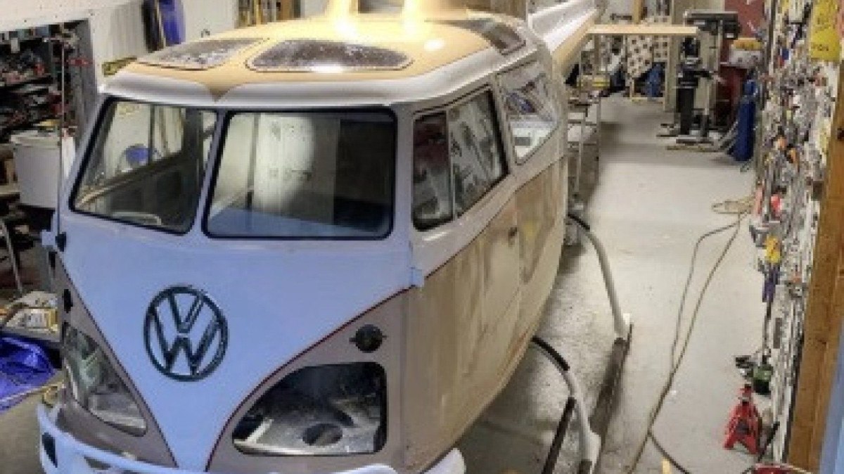 Volkswagen Kombi transformada em Kombi no Canadá 