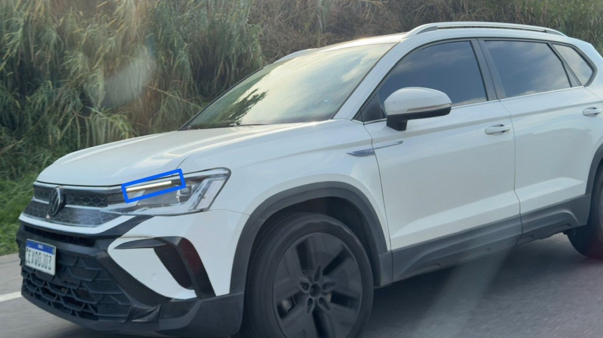 Volkswagen Taos reestilizado com camuflagem em Taubaté (SP)