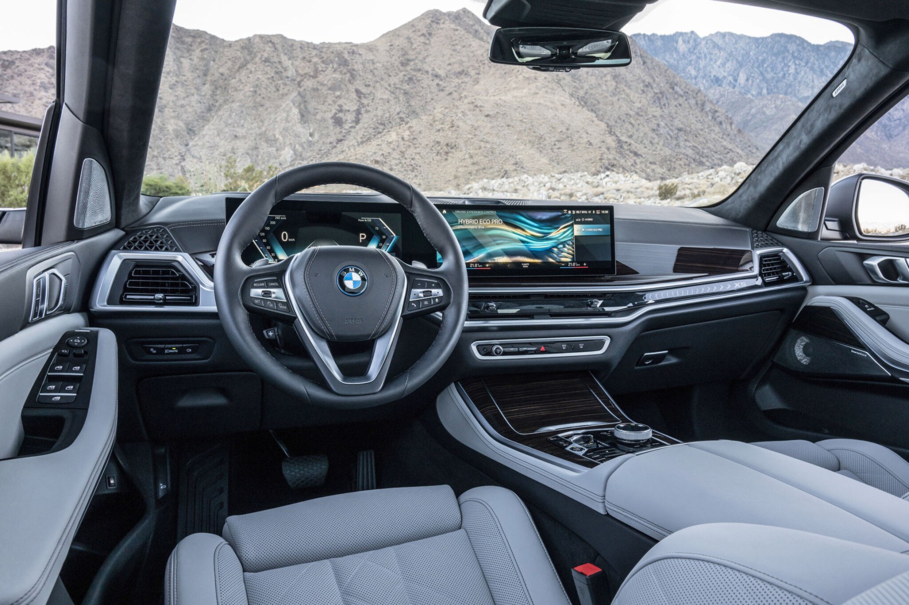 Painel da BMW X6 é tecnológico 