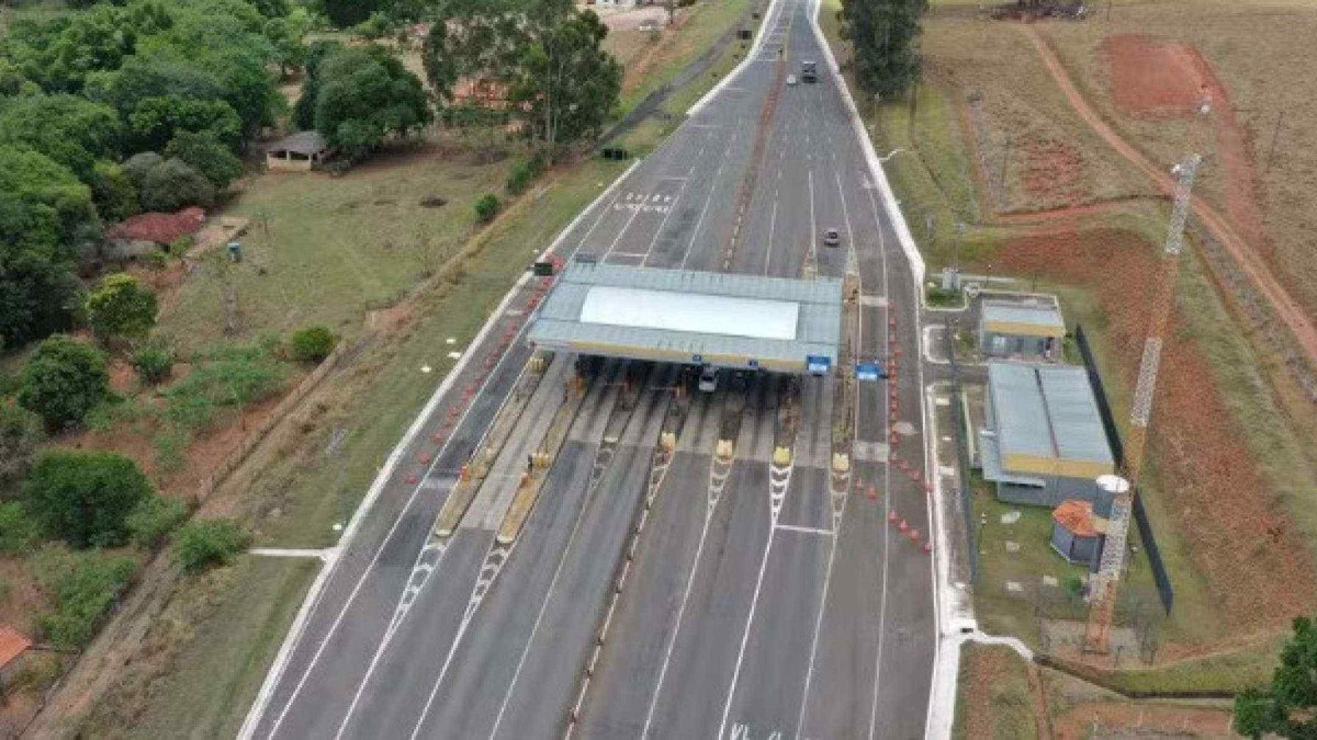 Pedágio localizado em estrada de Minas Gerais