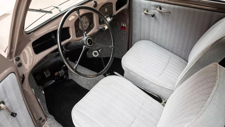 Interior pós-restauração está em estado excelente
