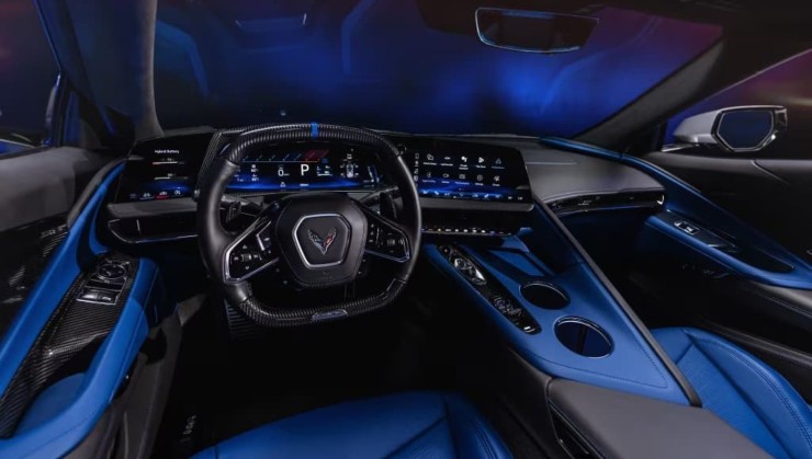 Interior do ZR1X conta com três telas viradas para o motorista