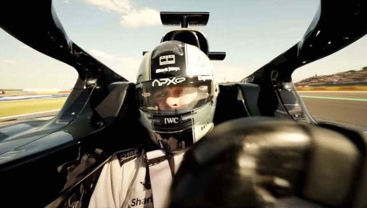 Brad Pitt piltando formula 1
