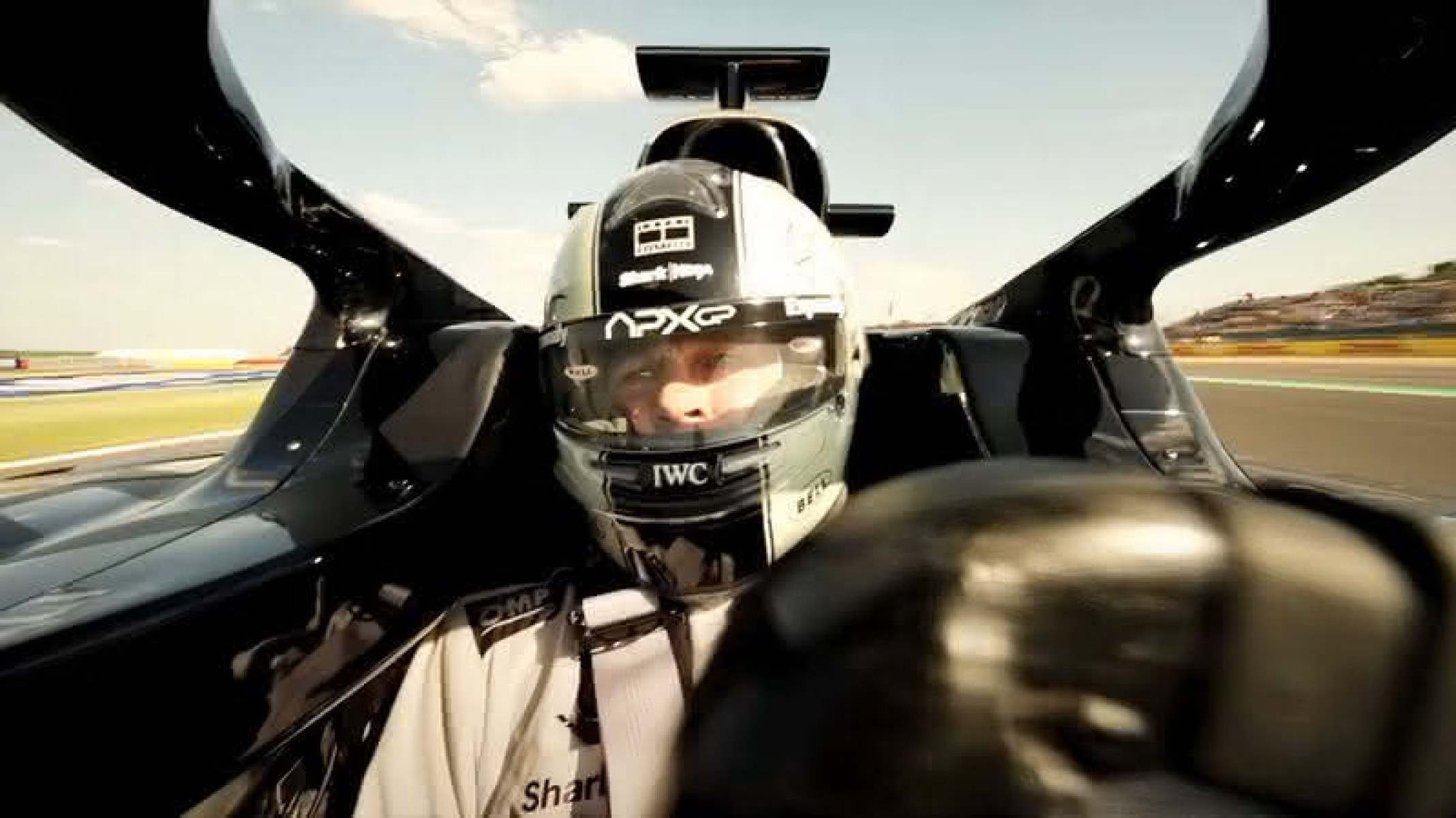 Brad Pitt piltando formula 1