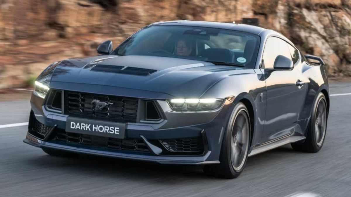 Ford Mustang Dark Horse chega ao Brasil e pode ser oferecido em breve