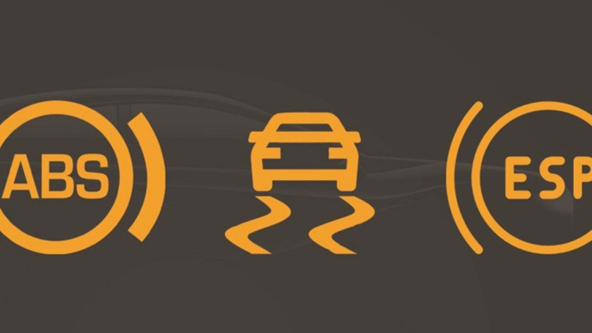 Quando o ESP está ativado, uma luz se ascende no painel