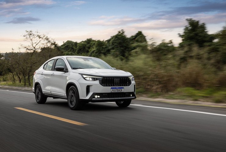 Novo Fiat Fastback branco