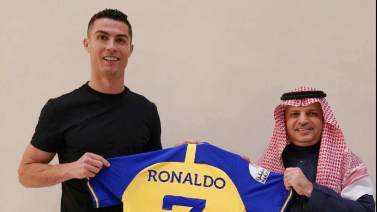 Cristiano Ronaldo fecha contrato bilionÃ¡rio 