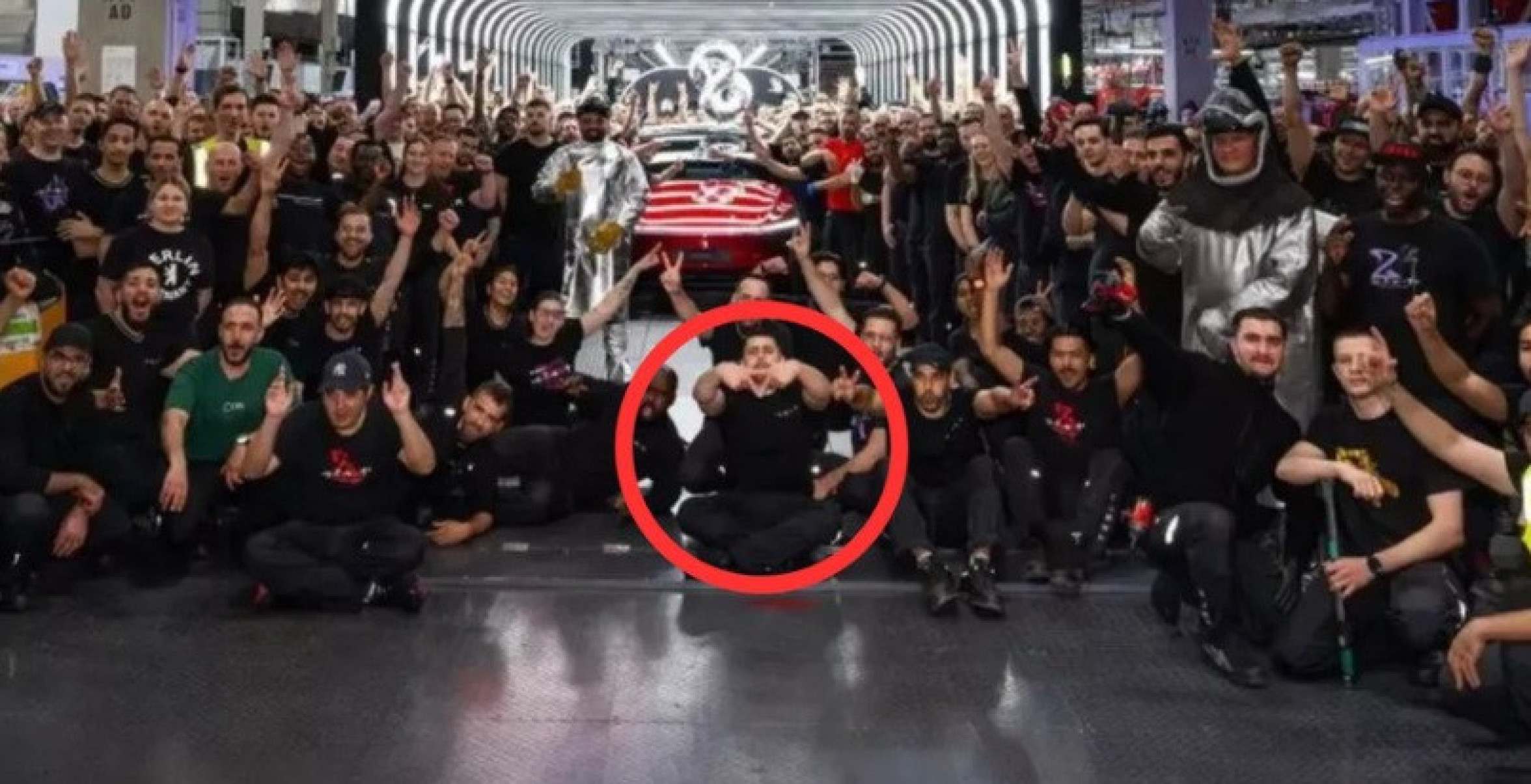 Tesla precisou modificar a foto após repercussão nas redes sociais