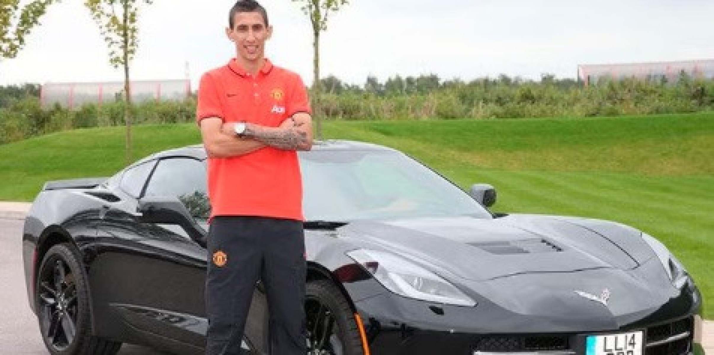Di María posa ao lado de Chevrolet Corvette Z06 
