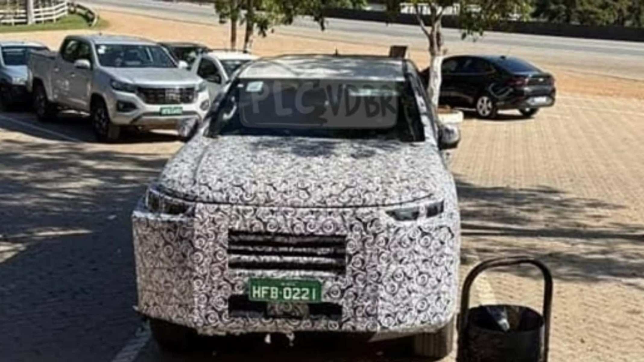 Nova picape média da Ram é flagrada em testes no Brasil
