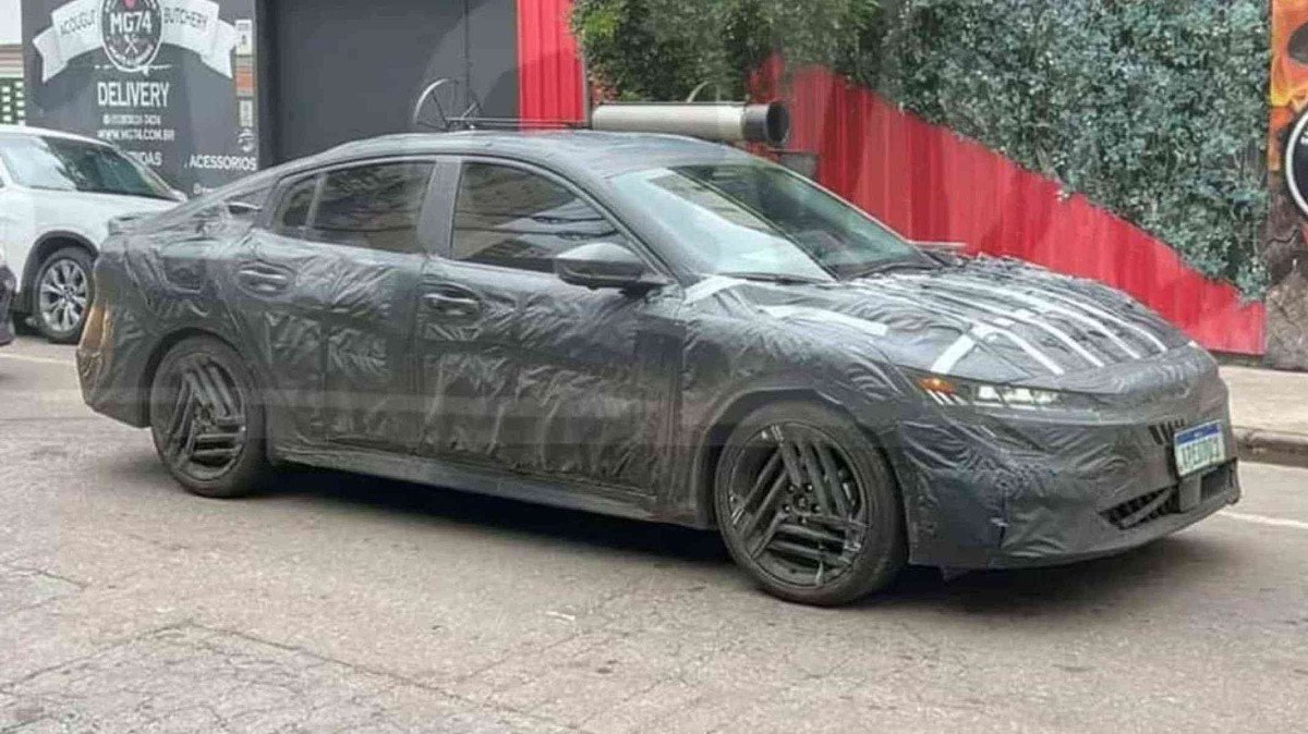 Novo sentra camuflado