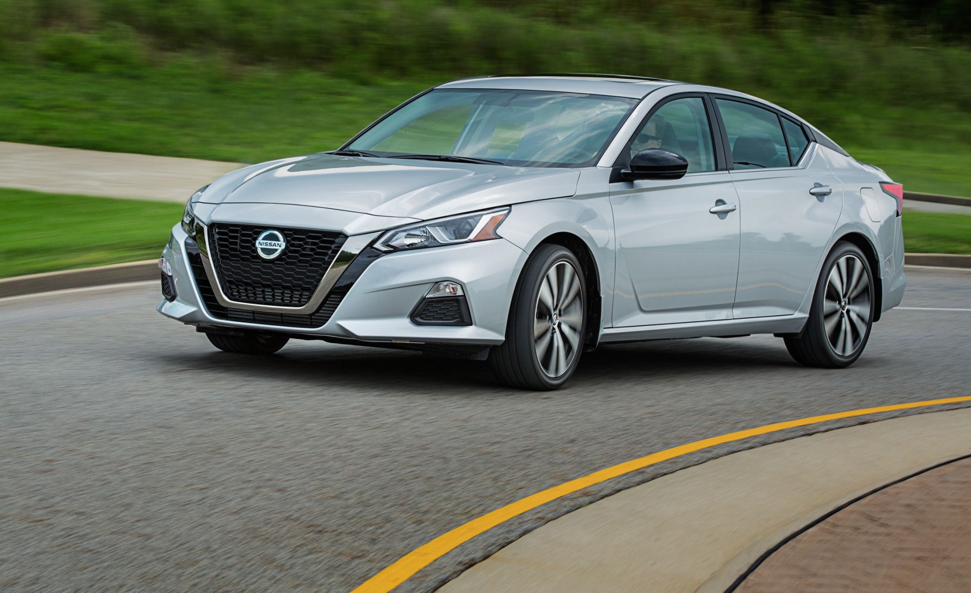 Nissan convoca recall de 481 mil carros nos EUA e Canadá