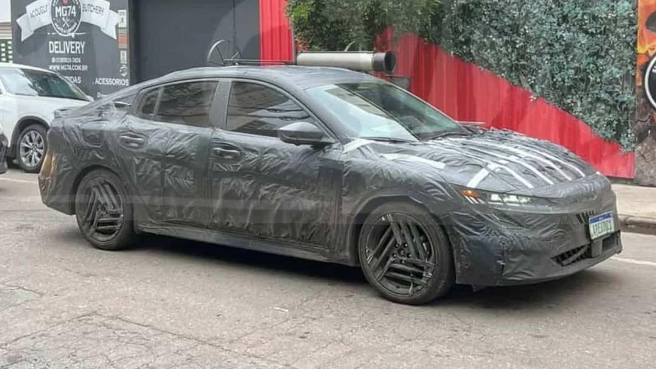 Novo sentra camuflado