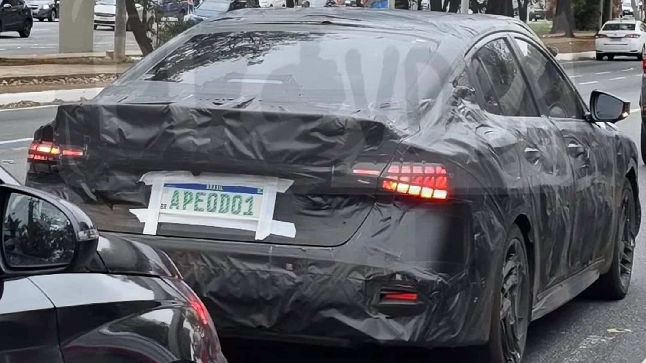 Novo sentra camuflado