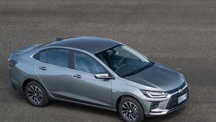 Onix Plus 2026 apresenta nova lanterna traseira