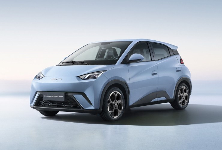 A nova cor do BYD Dolphin Mini é o Azul Glacial