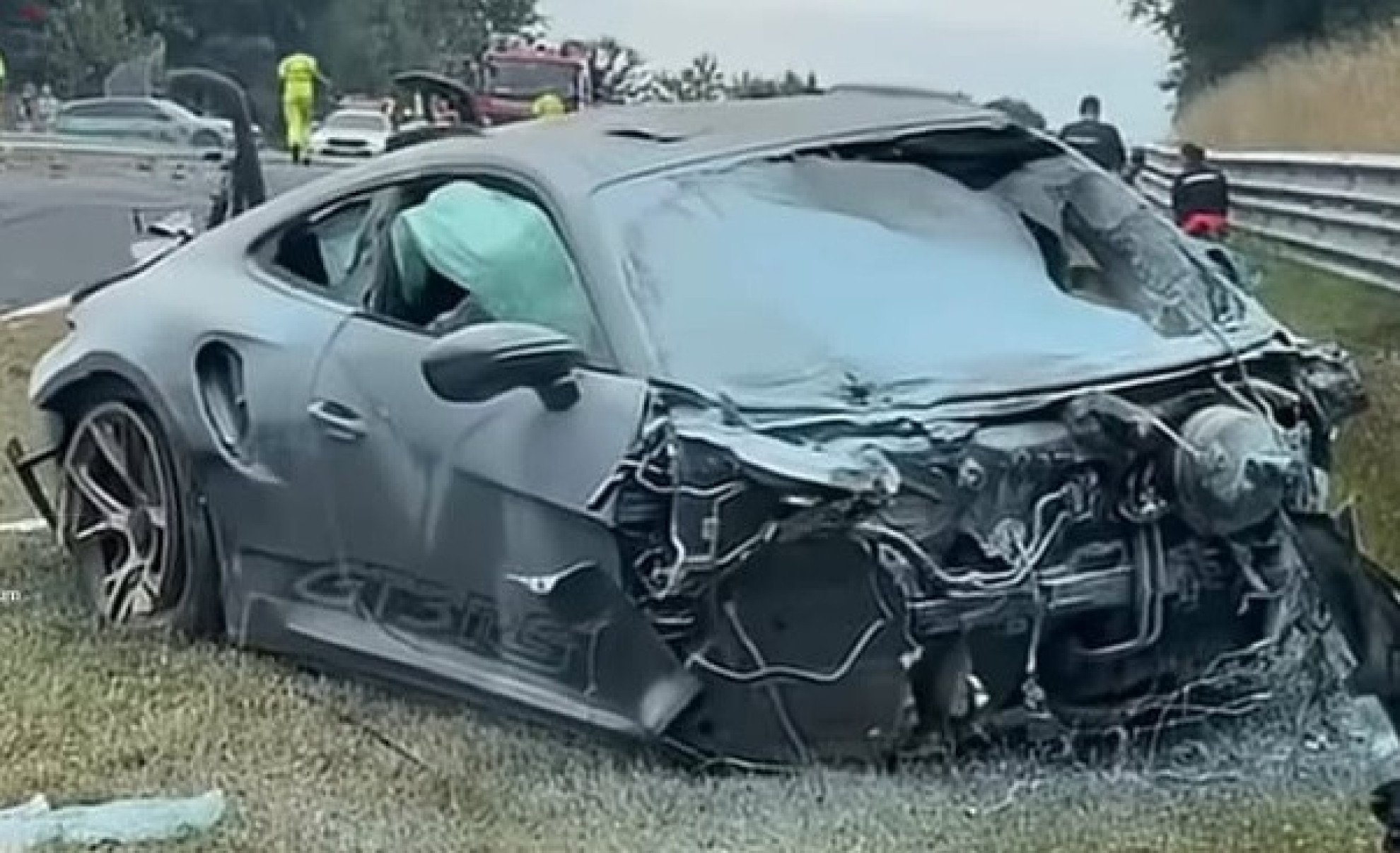 BMW M2 Competition ficou destruído em acidente com Porsche na Alemanha