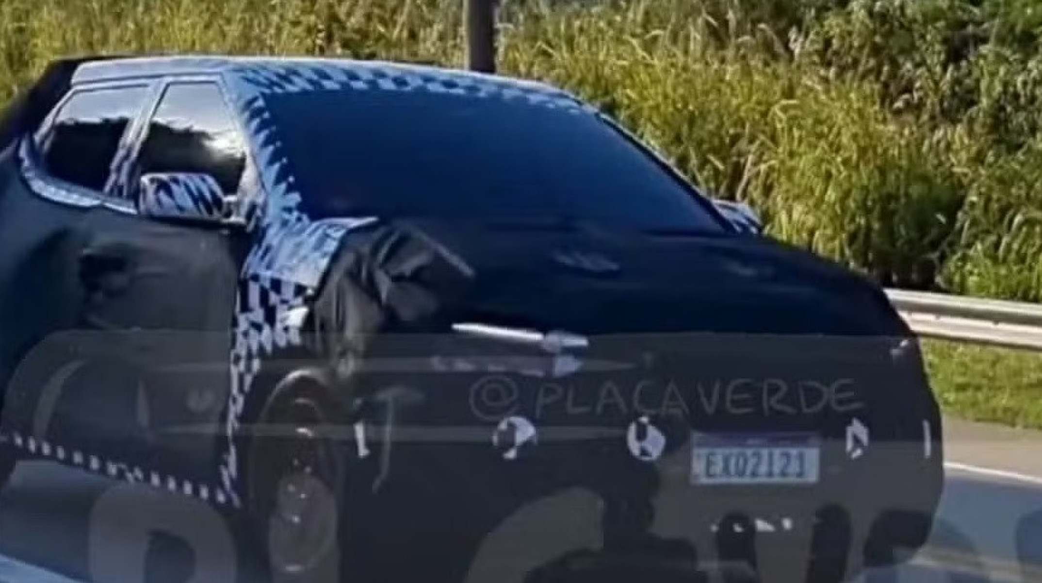 Hyundai HB20 de nova geração é visto camuflado rodando pelo Brasil