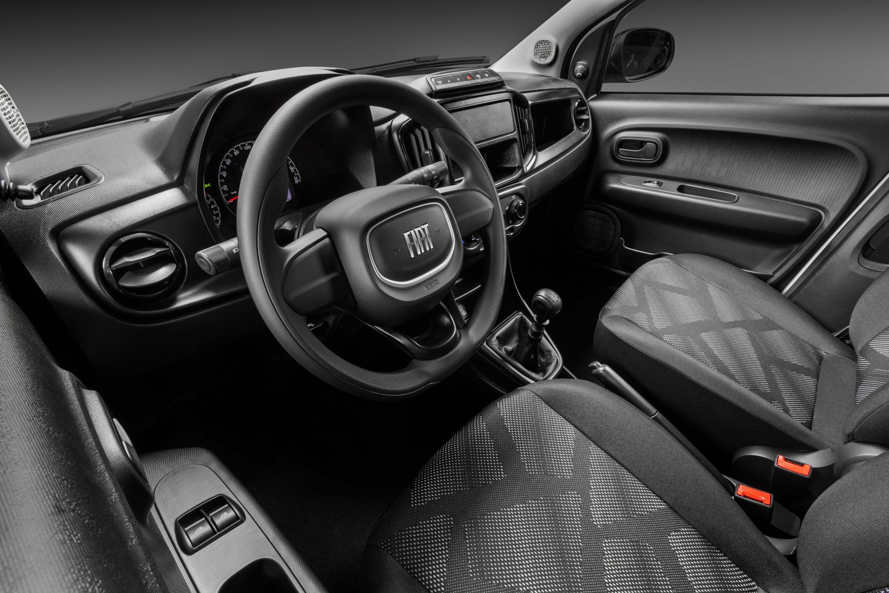 Fiat Mobi 2026 chega com interior renovado, mudanças no exterior e novos preços