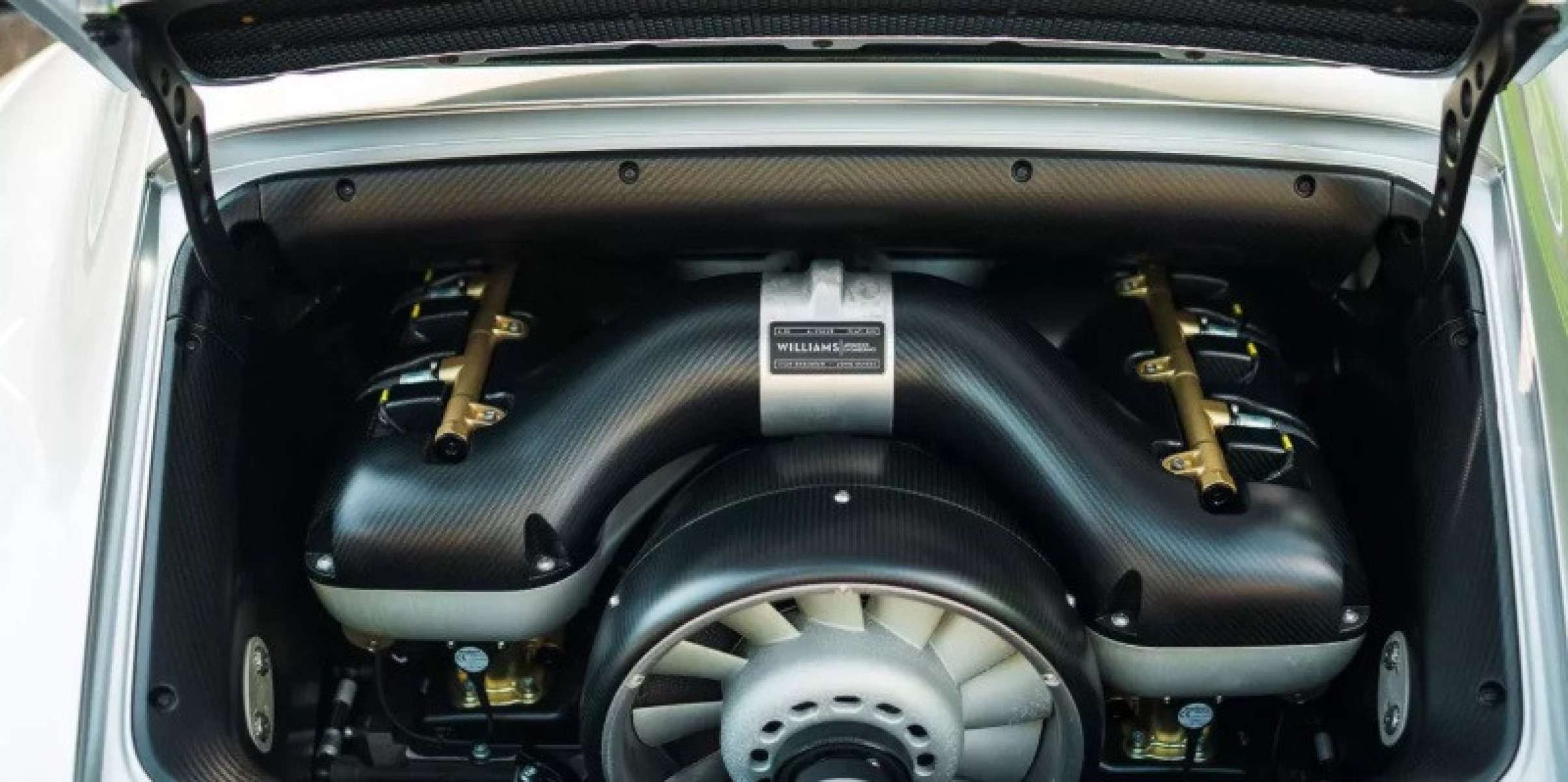 Porsche DLS foi arrematado por R$ 16,7 milhões