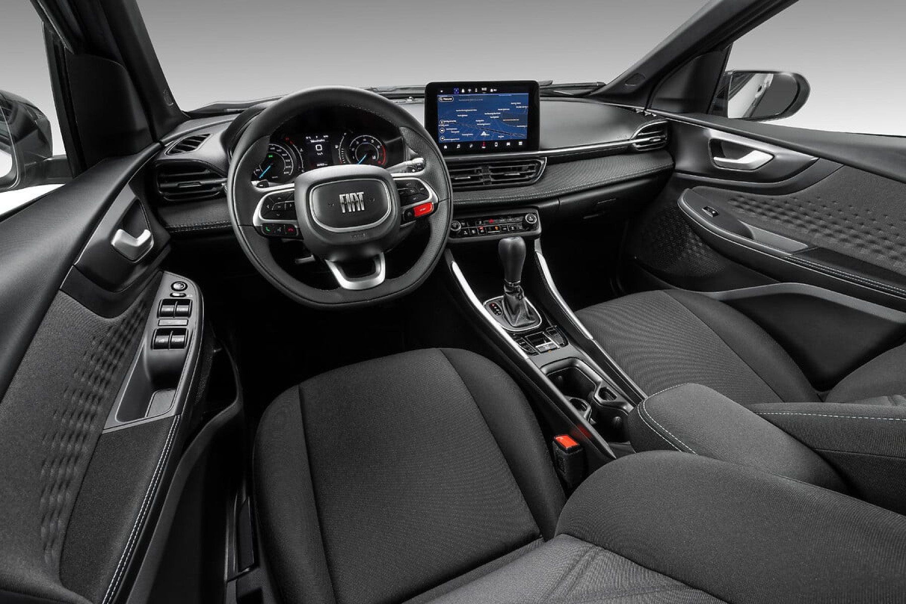 Interior do Fastback Audace Hybrid 2026 conta com bancos em tecido