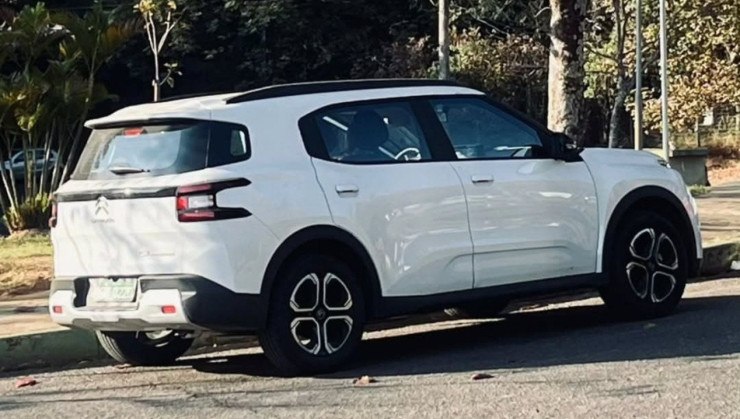 Citroën Aircross Shine flagrado em testes em Belo Horizonte -  (crédito: Reprodução/Instagram/206Projects)