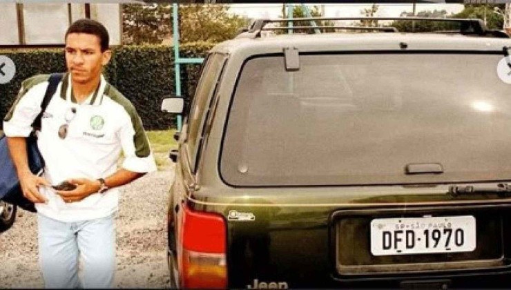 Djalminha e sua Grand Cherokee de placas personalizadas