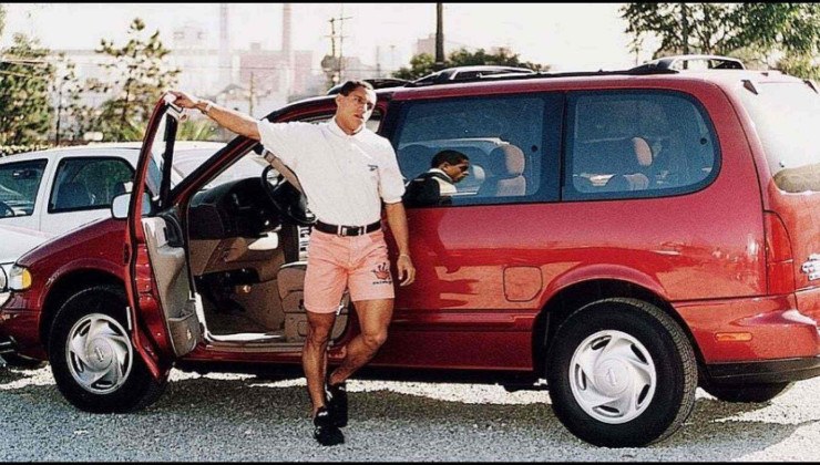 Roberto Carlos e seu Nissan Quest nos tempos de Palmeiras
