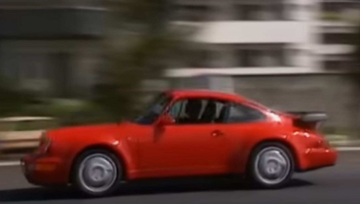Romário dirigindo seu Porsche 911 pelo Rio de Janeiro