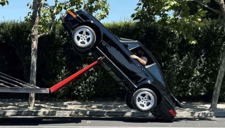 Raríssimo modelo sofreu acidente bizarro durante transporte -  (crédito: Reprodução)